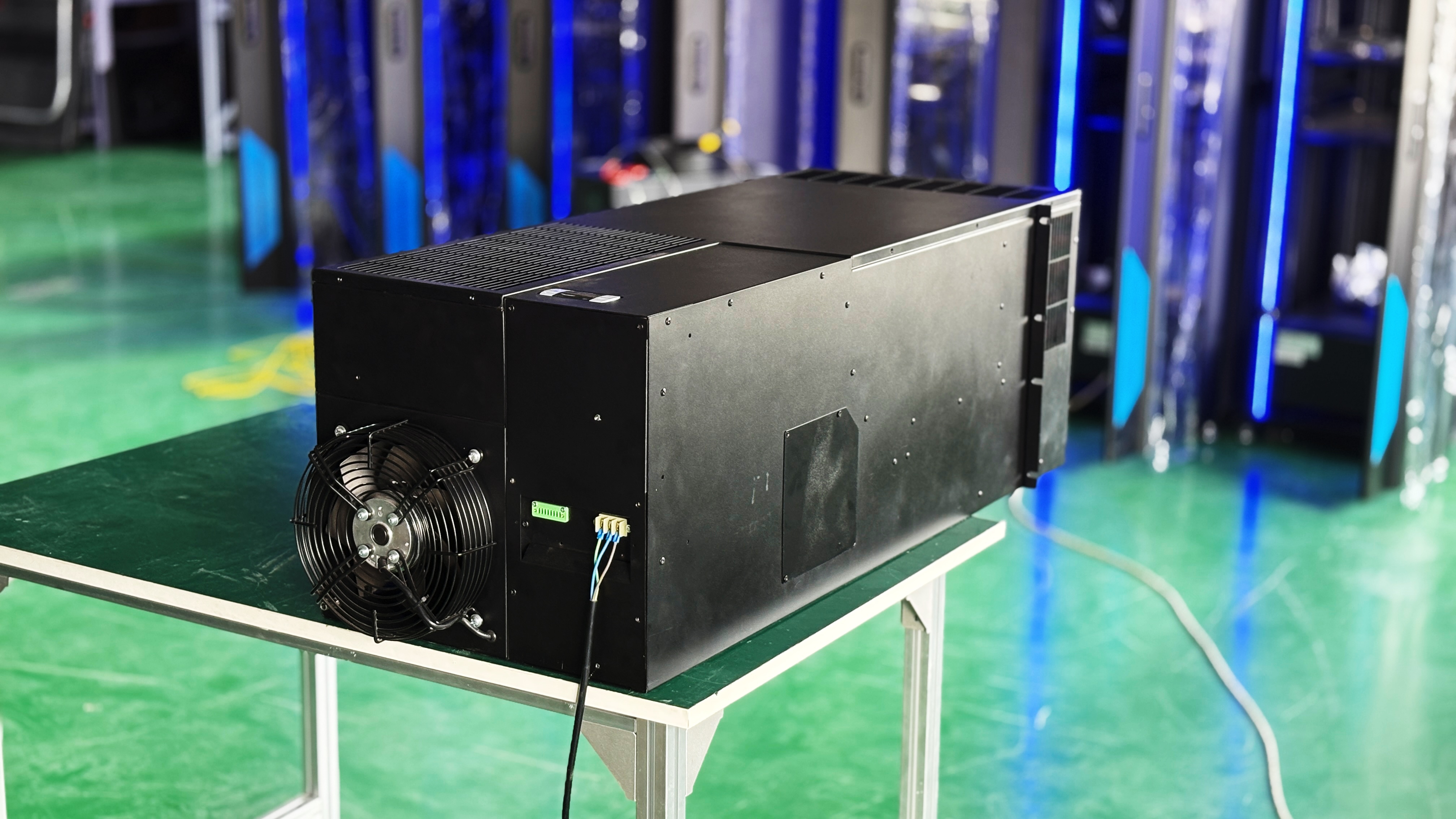 AC3500W8U